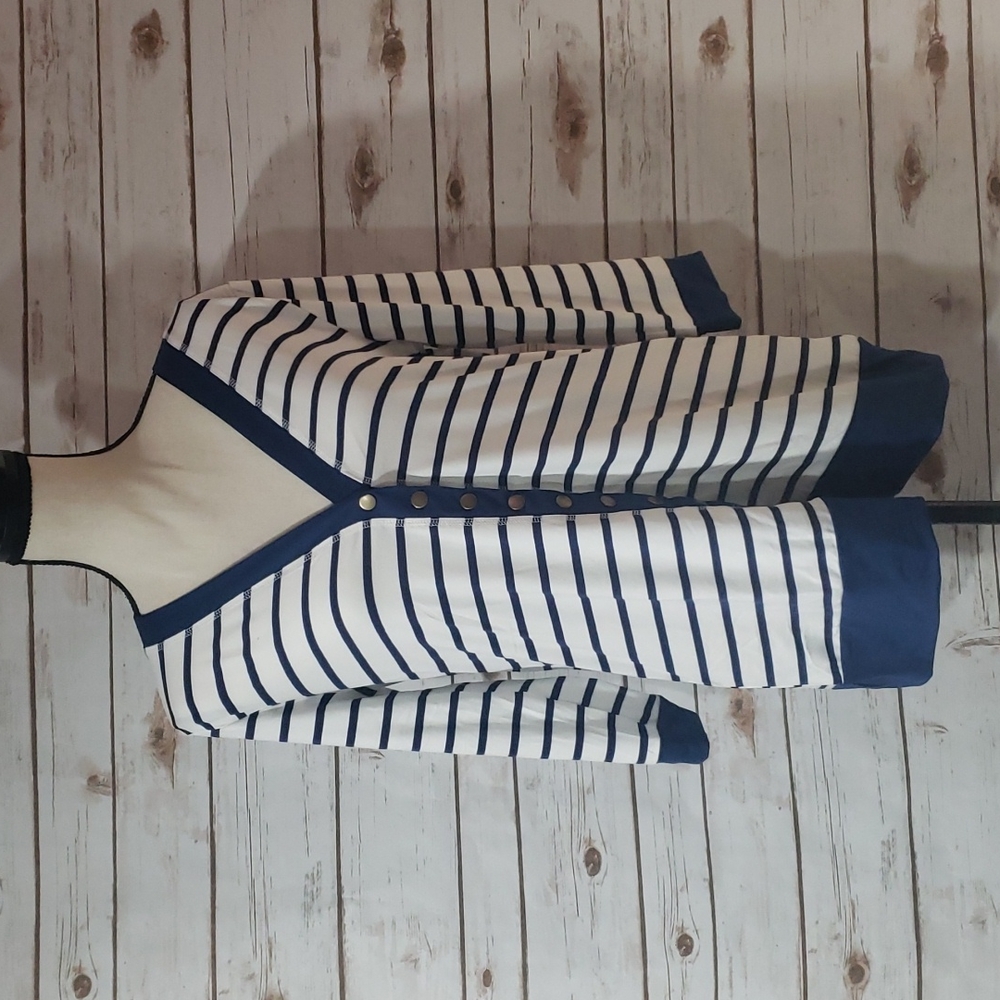 Ninexis Top - Size Large NWT!